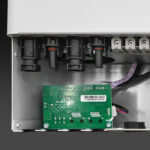Qoltec Hybrid Off-Grid Solar Inverter 11000W | 160A | 48V | MPPT | Wi-Fi option - Image 7
